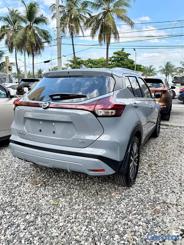 jeepetas y camionetas - Nissan kicks SV 2021  3