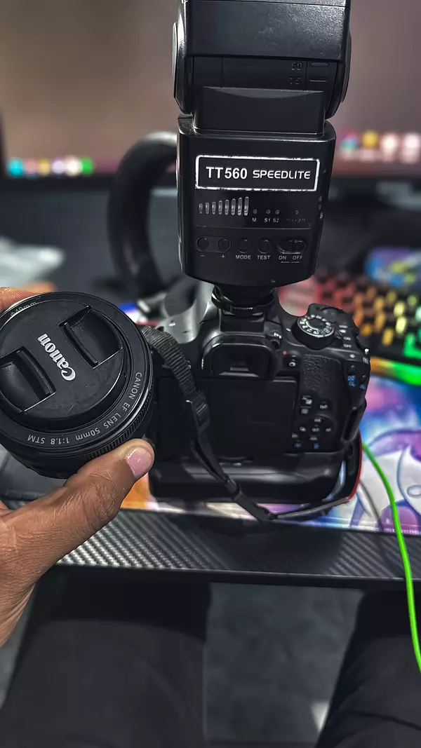 camaras y audio - Se vende canon t7i con todo lo que ven en foto  3