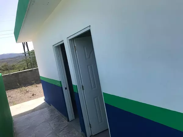 otros inmuebles - Estación de gasolina en Bani  3