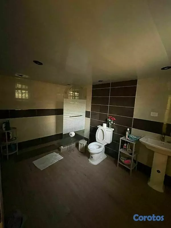 casas - Vendo casa en Santo Domingo este 8