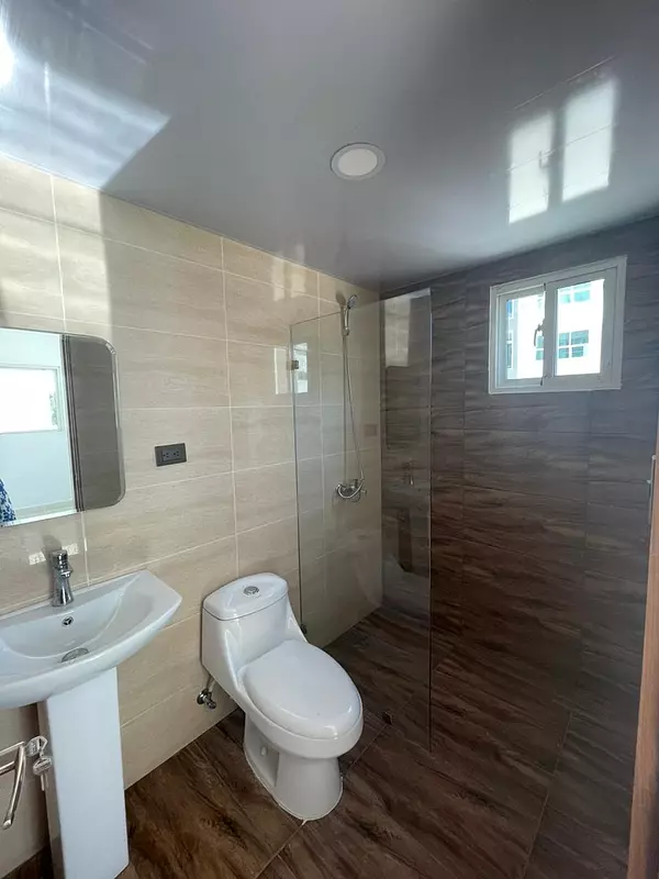 apartamentos - Vendo 1er Nivel con Vista hacia las Montañas en Santo Domingo 2