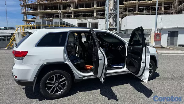 jeepetas y camionetas - Jeep Grand Cherokee Limited 4x4 2018 – Excelente estado 🔥 6