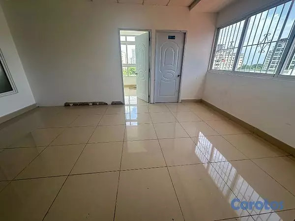 oficinas y locales comerciales - OFICINA MODERNA CON EXCELENTE DISTRIBUCION EN BELLA VISTA 7