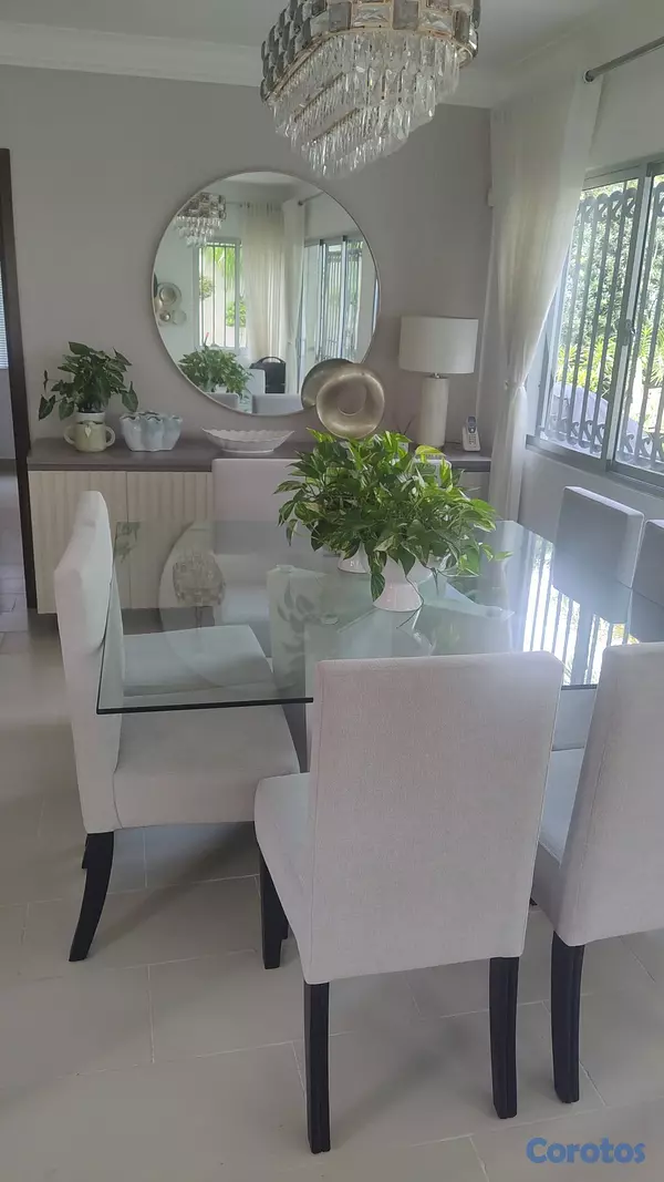 muebles y colchones - Comedor de 8 sillas y lámpara  2