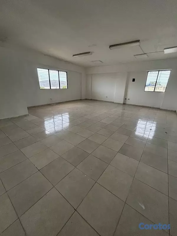 oficinas y locales comerciales - Local comercial en alquiler 11
