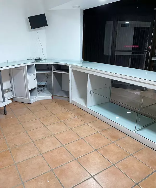 oficinas y locales comerciales - Local en primer nivel  6