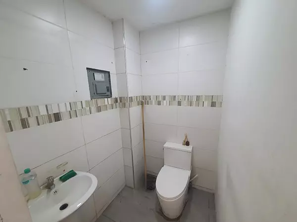 oficinas y locales comerciales - 🔵Alquilo Local 1er piso 84 mts en piantini  2