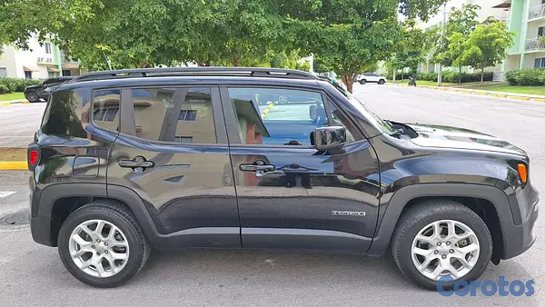 jeepetas y camionetas - Jeep Renegade Latitude 2018 de 4 Cilindros Version 3