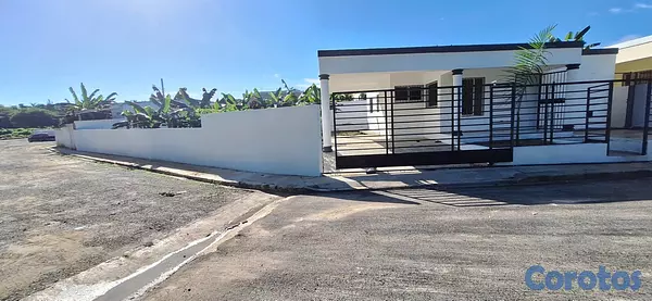 casas - Hermosa y cómoda casa en solar de 300m2, patio y t 6