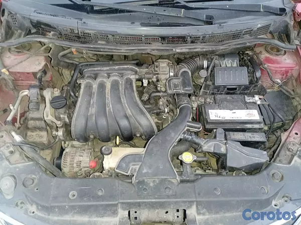 carros - NISSAN Versa 11