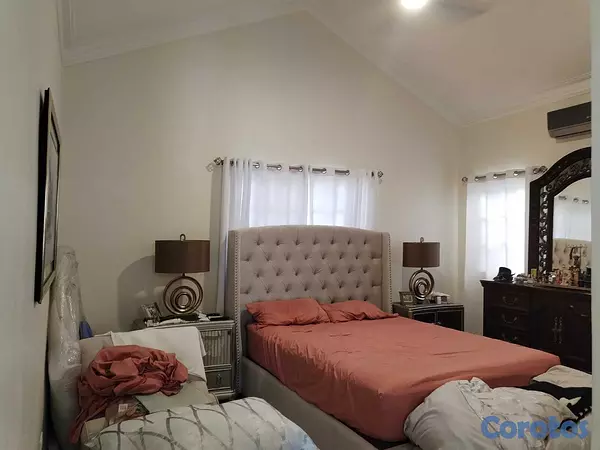 casas - Hermosa casa en venta: Avenida Independencia Urbanización Miramar.  6