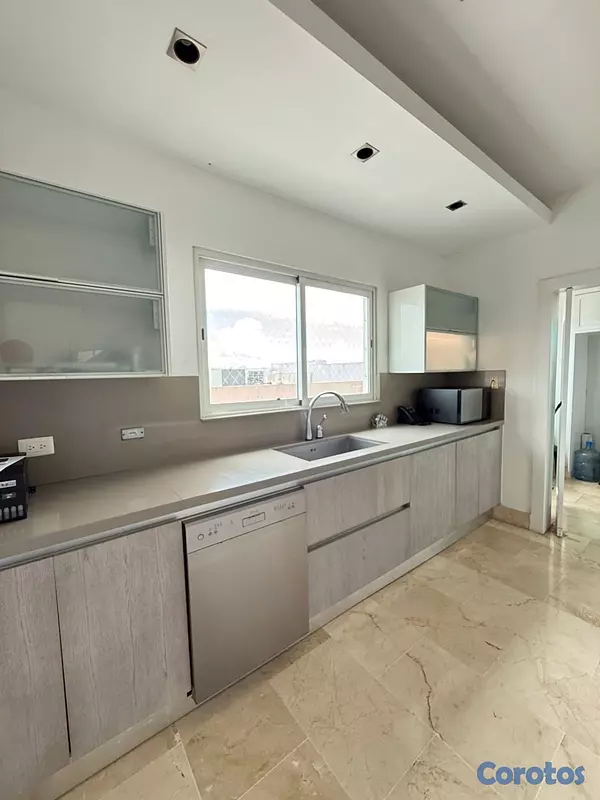 apartamentos - vendo Ph los cacicazgos tres niveles tres habitaciones con baño 3 parqueos terra 15