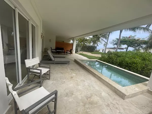 apartamentos - Apartamento en venta frente a la playa de 2 habitaciones  At cap cana 5