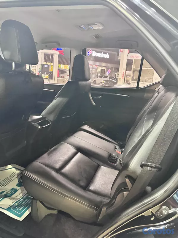 jeepetas y camionetas - Vendo Toyota Fortuner SRV 2022 como nueva  5