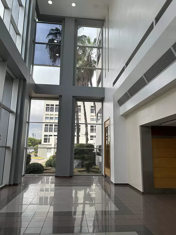 oficinas y locales comerciales -  Edificio corporativo alquiler en Naco 6
