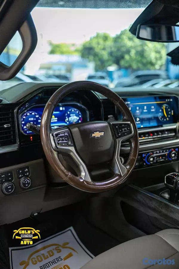 jeepetas y camionetas - Chevrolet Silverado LTZ Z71 4x4 Duramax 2023 Clean Carfax  9