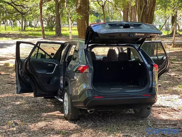 jeepetas y camionetas - Toyota RAV4 XLE 2022 12