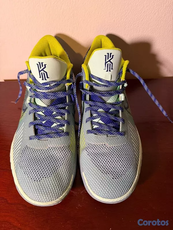zapatos para hombre - Shoes Nike de baloncesto como nuevos ( 2 veces usado) size 11 4