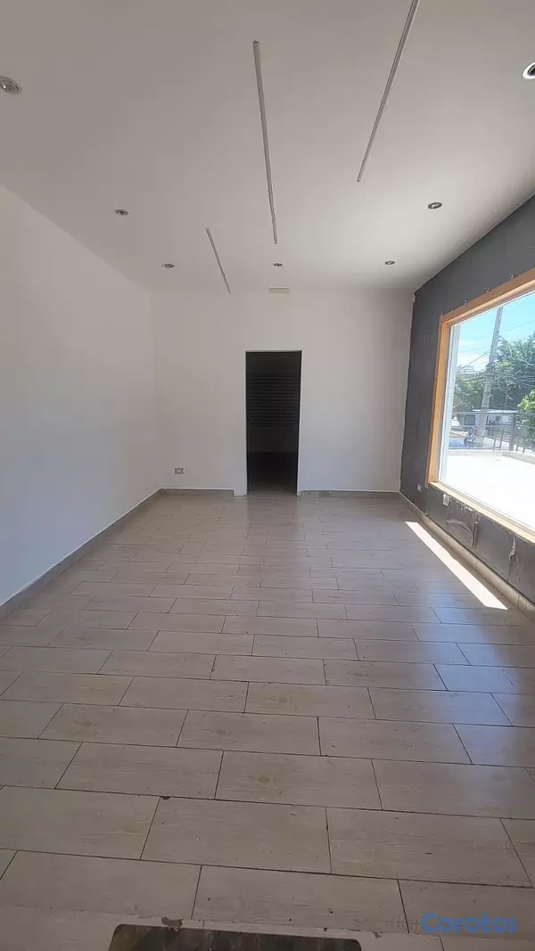oficinas y locales comerciales - LOCAL COMERCIAL EVARISTO 8
