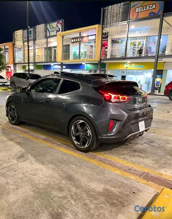 carros - HYUNDAI VELOSTER ÚLTIMA TE
TURBO 2019 9