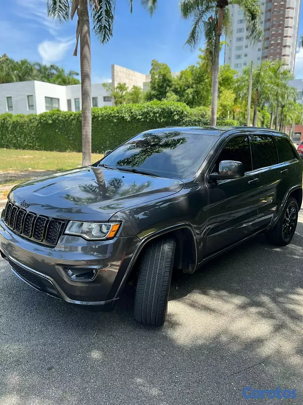 jeepetas y camionetas - JEEP GRAND CHEROKEE ALTITUDE 2019 4x4 COMO NUEVA 10