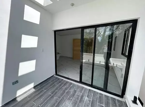 casas - Casa en venta en Santo Domingo, Altos De Arroyo Hondo lll
U$S 345,500

 3