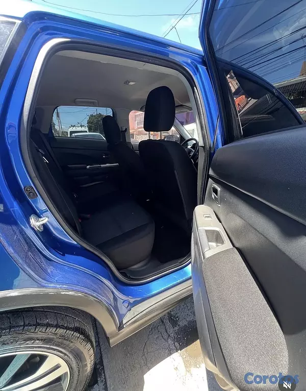 jeepetas y camionetas - Mitsubishi Outlander Sport SE 2020 6