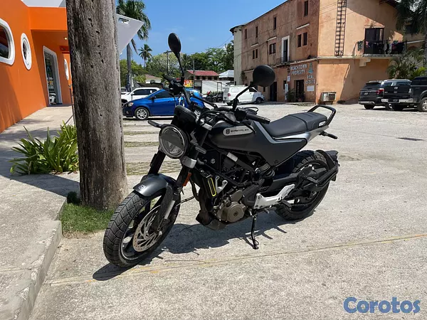 motores y pasolas - Husqvarna Svartpilen 250 | 2021 2