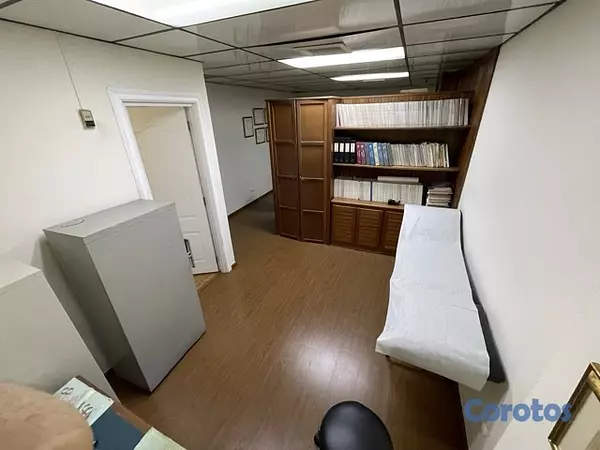 oficinas y locales comerciales - ALQUILER GAZCUE -Consultorio Médico -Detrás de Clinica Abreu (Av.Independencia) 10