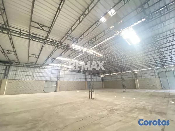 oficinas y locales comerciales - Nave industrial de 900mt2 en alquiler en Los Giras 7