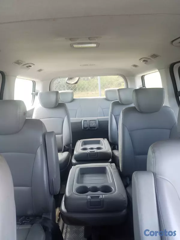 jeepetas y camionetas - Hyundai Grand Starex 2019 Full 12 pasajeros Diesel 2