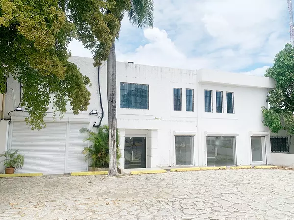 oficinas y locales comerciales - Local céntrico y comercial  2