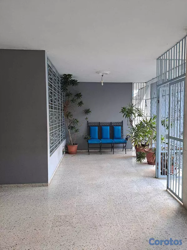 solares y terrenos - VENDO SOLAR CASA PARA DEMOLER O VIVIRLA EN EL VERG 3