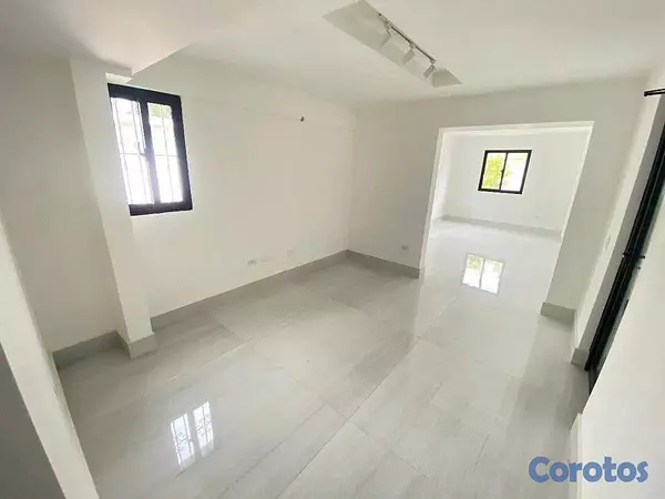 oficinas y locales comerciales - alquiló rosmil loca comercial dos niveles 7 parqueos 4 oficina 4 boa  3