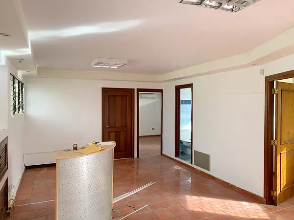 oficinas y locales comerciales - local comercial en evaristo  7