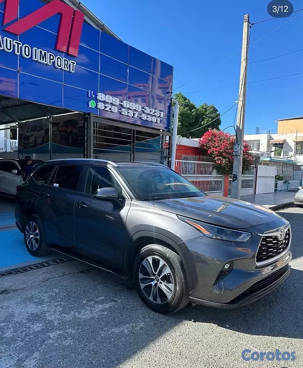 jeepetas y camionetas - Toyota Highlander HYBRID XLE 2023 3