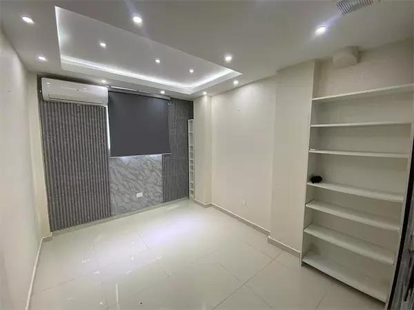 oficinas y locales comerciales - Oficina en Ens Ozama 5