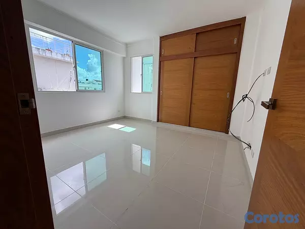 apartamentos - vendo apartamento en el millón de oportunidad piso 4 tres hab con su baño dos P 15