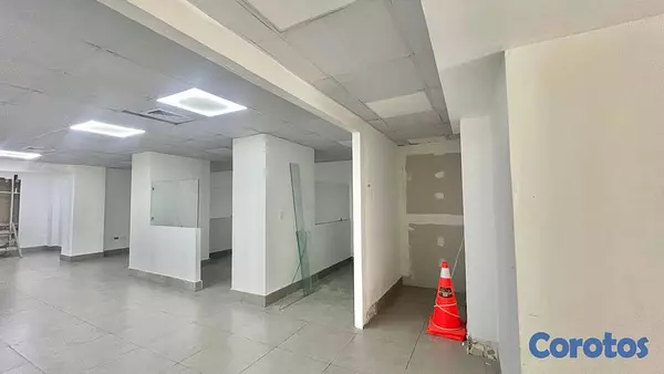 oficinas y locales comerciales - Local comercial u Oficina en alquiler en Av. 27 de 4