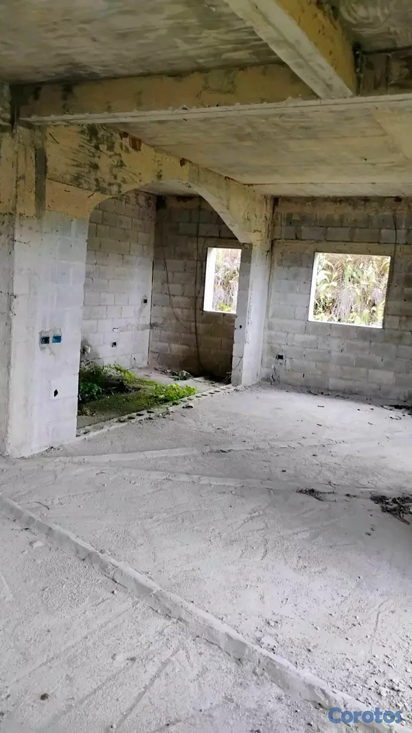 casas - gran oportunidad de inversión, amplia casa en obra gris.  9