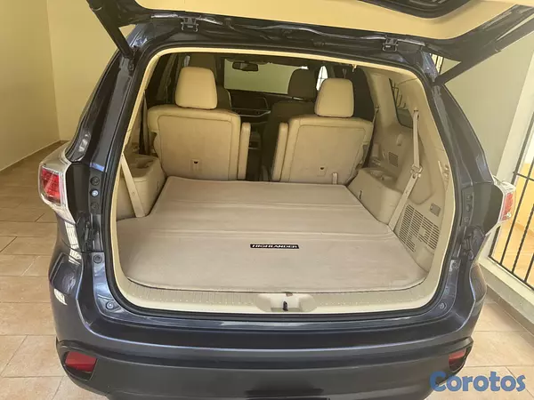jeepetas y camionetas - Toyota Highlander XLE 4WD 2015 3