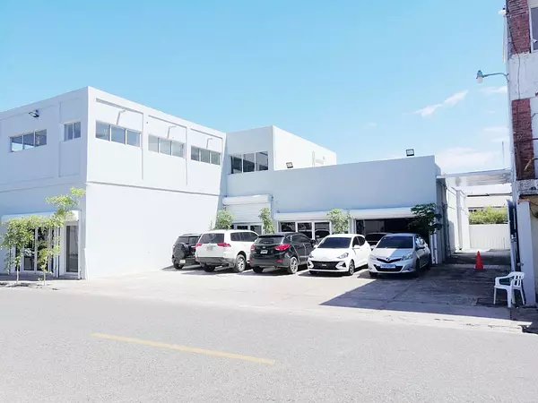 oficinas y locales comerciales - Alquiler céntrico local en Serralles 6