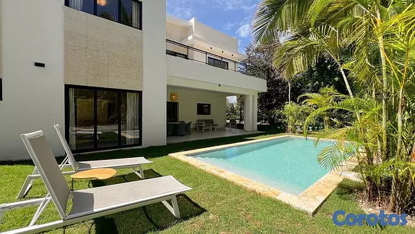 casas vacacionales y villas - venta de Villa con 600mts y piscina en punta cana village República Dominicana  5