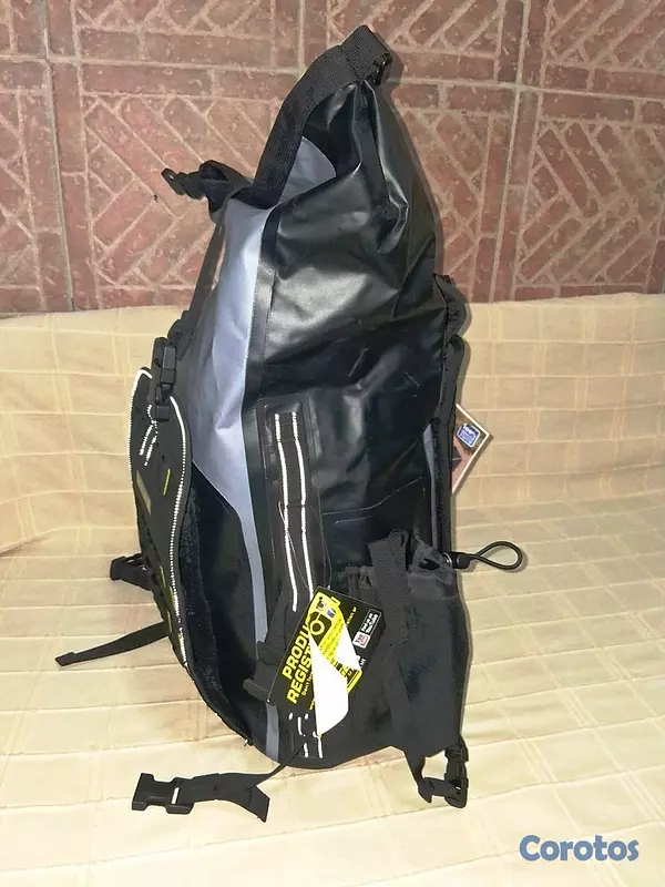 Artículos Deportivos - Mochila Impermeable Nelson-Rigg Hurricane (30L) -  11