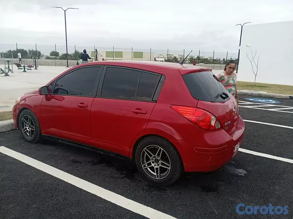 carros - NISSAN Versa 13