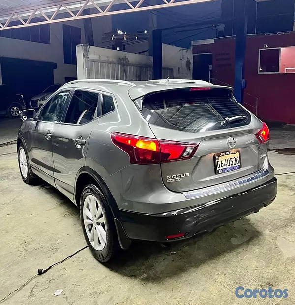 jeepetas y camionetas - Nissan Rogue SV Sport 2017 11