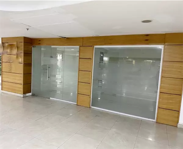 oficinas y locales comerciales - Local en centro comercial 70m 2