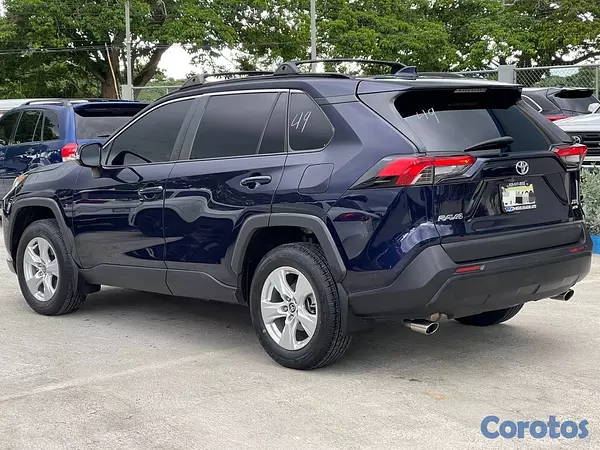 jeepetas y camionetas - TOYOTA RAV4 XLE 2021 2