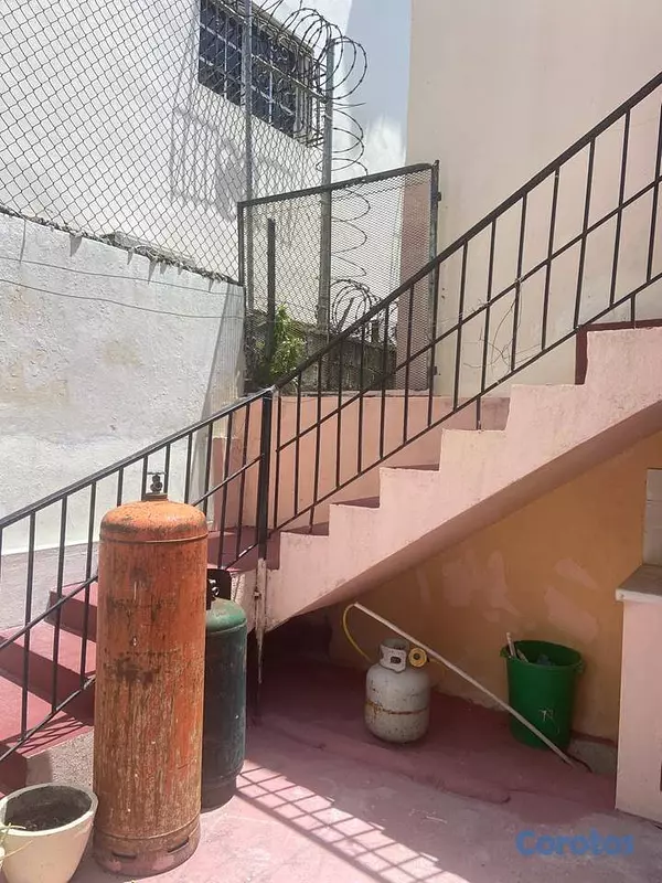 casas - Casa de 6 habitaciones 2 baños en venta en El Mill 4