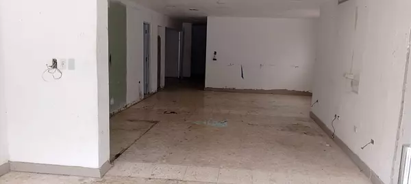 oficinas y locales comerciales - 🔵Alquilo local 1er piso 700 mts Local en bella vista
 7